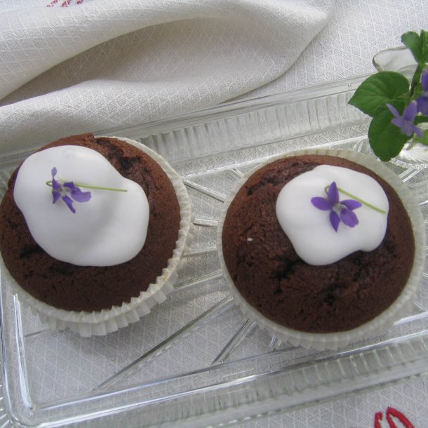 Viol, Marts- <br>'Queen Charlotte' <br><i>Viola odorata </i>