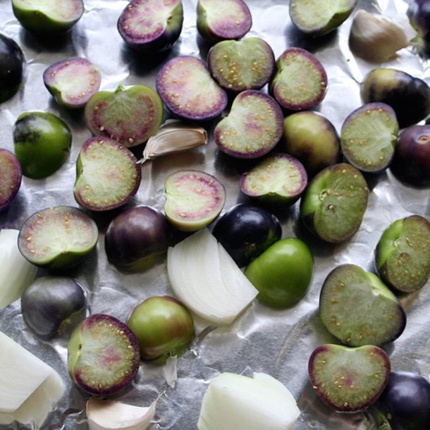 Tomatillo <br>'Purple'<br><i>Physalis ixocarpa</i>